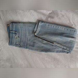 GUESS CAPRI Distressed JEANS